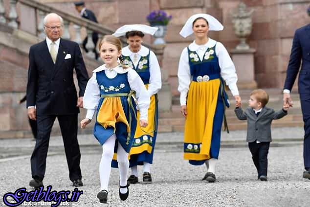 خانواده سلطنتی سوئد روز ملی این کشور را با لباس سنتی مراسم خوش حالی گرفتند