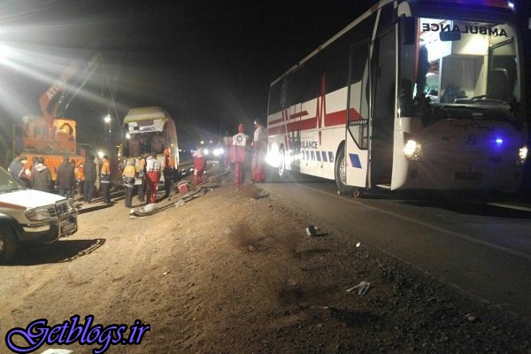 ۲۷ کشته و زخمی ، واژگونی اتوبوس مشهد-اصفهان